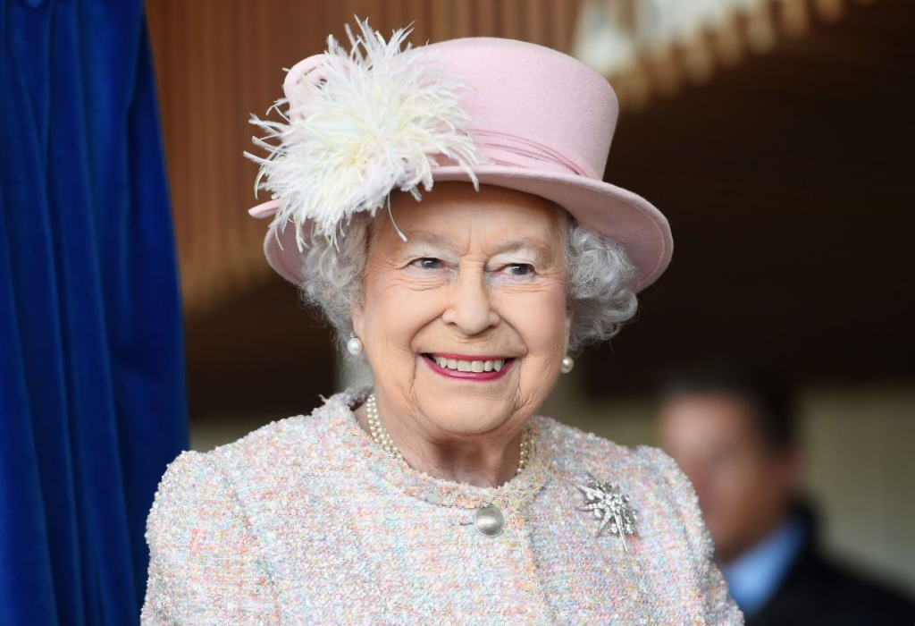 15 Secrets About Queen Elizabeth Only Royal Family Know
