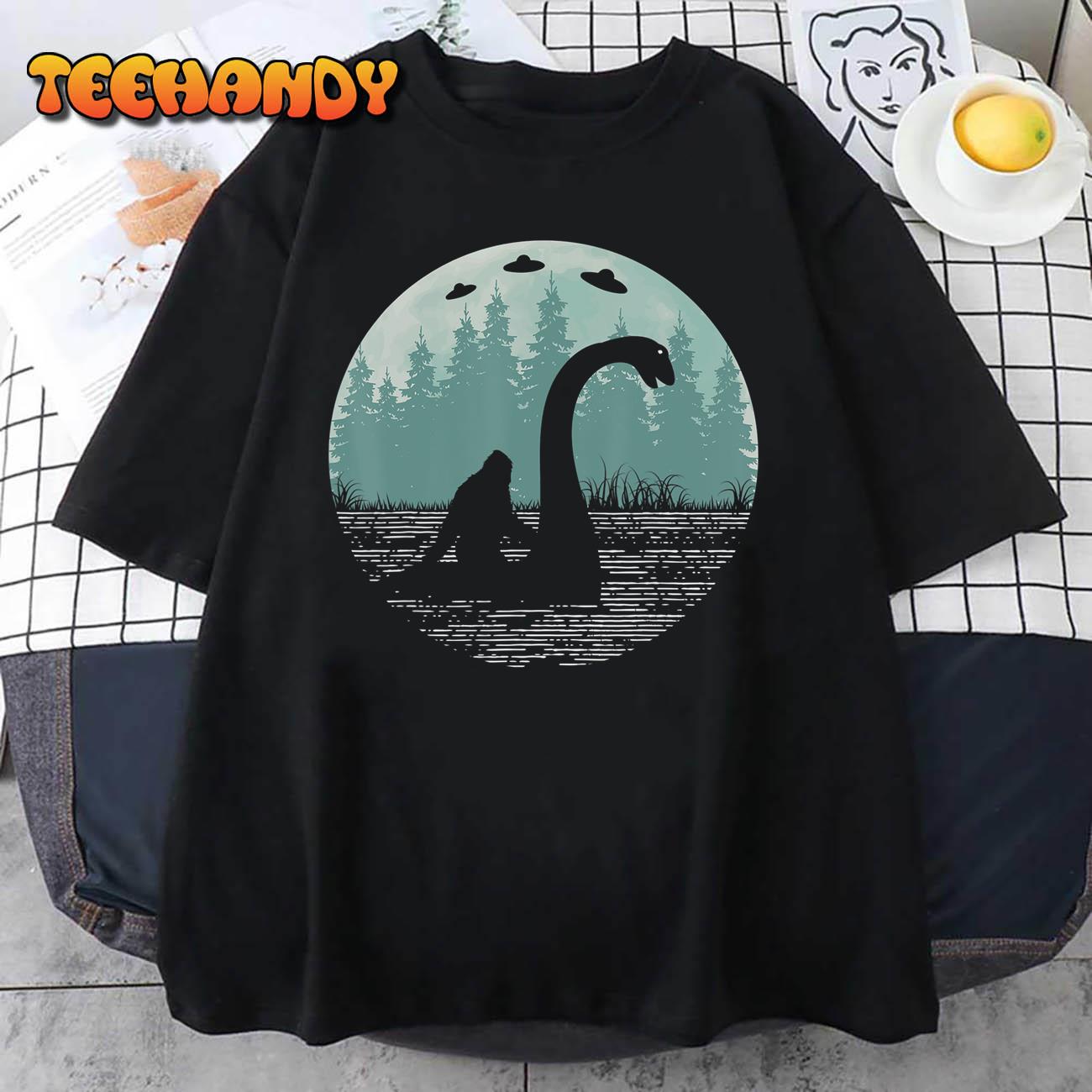 Bigfoot Riding Loch Ness Monster Nessie Funny Sasquatch Ufo T-Shirt