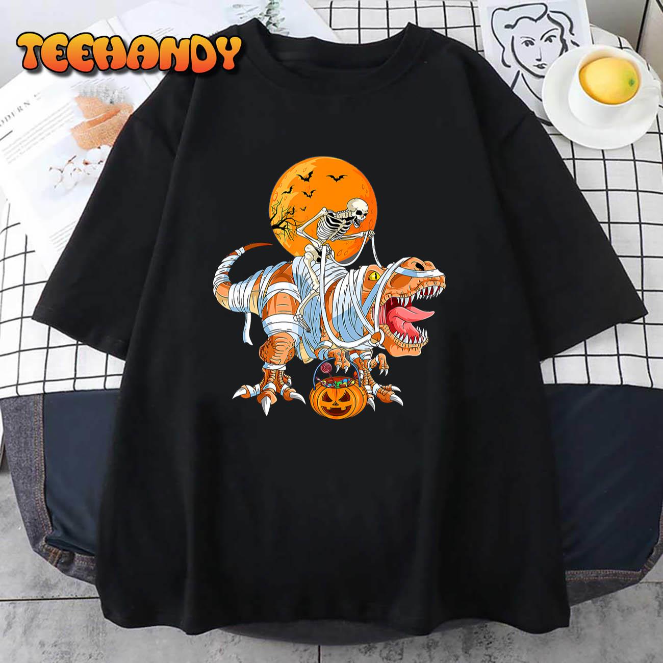 Skeleton Riding Mummy Dinosaurs T rex Halloween Pumpkin T-Shirt