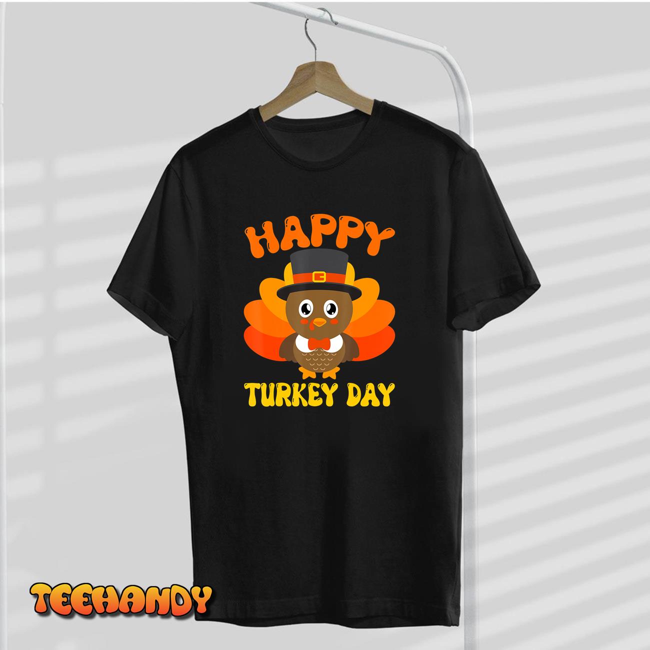 Happy Turkey Day Cute Little Pilgrim Thanksgiving Costume T-Shirt