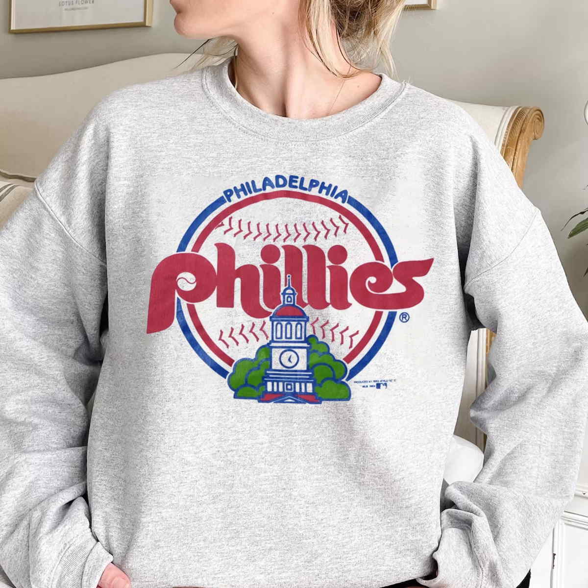 VintageSweetTee Philadelphia Phillies Baseball Vintage Graphic T-Shirt