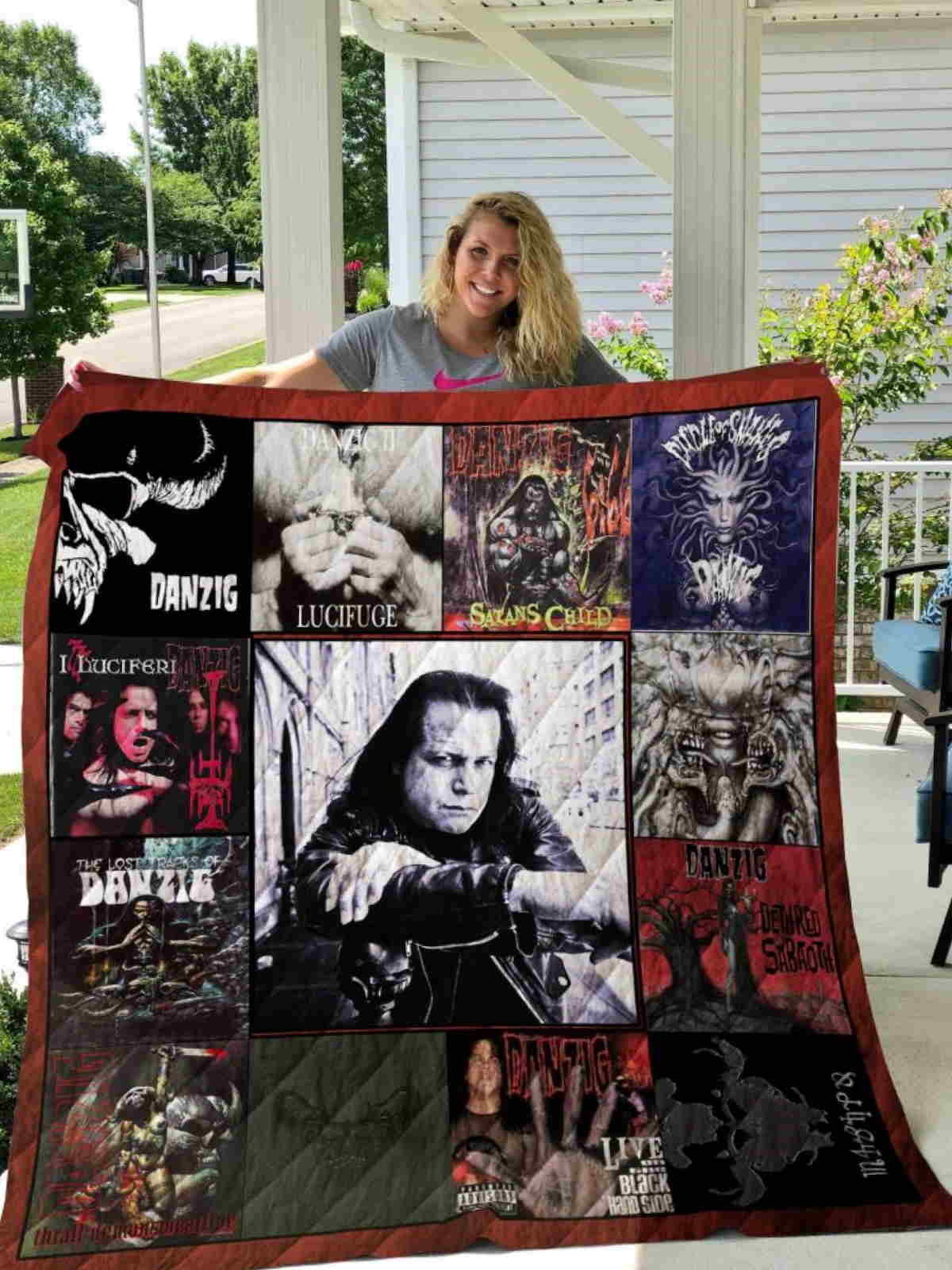 Dazing Band Quilt Blanket