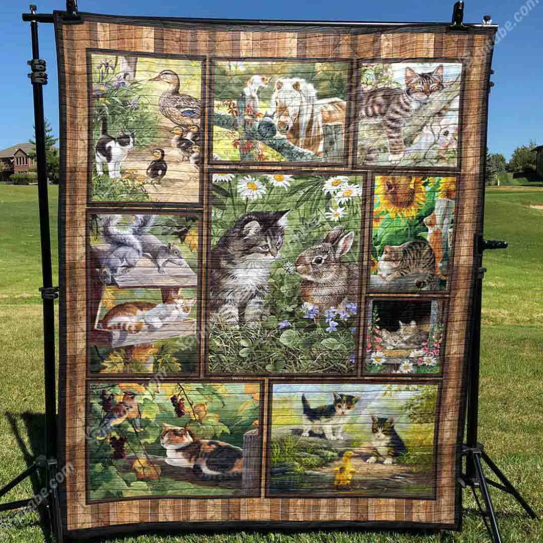 Cat And Friends Quilt Blanket