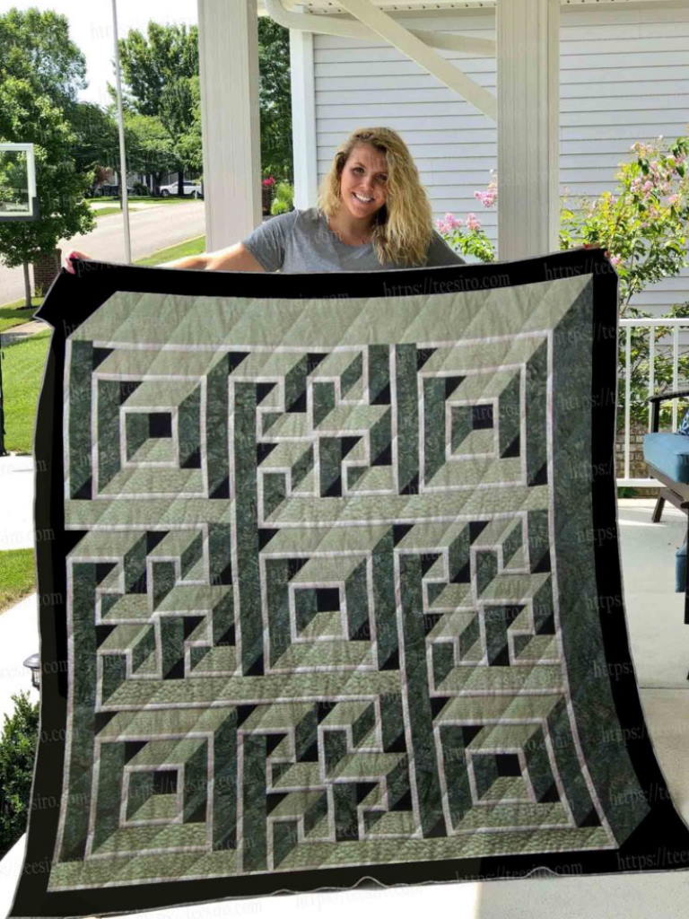 Labyrinth Walk Quilt Blanket