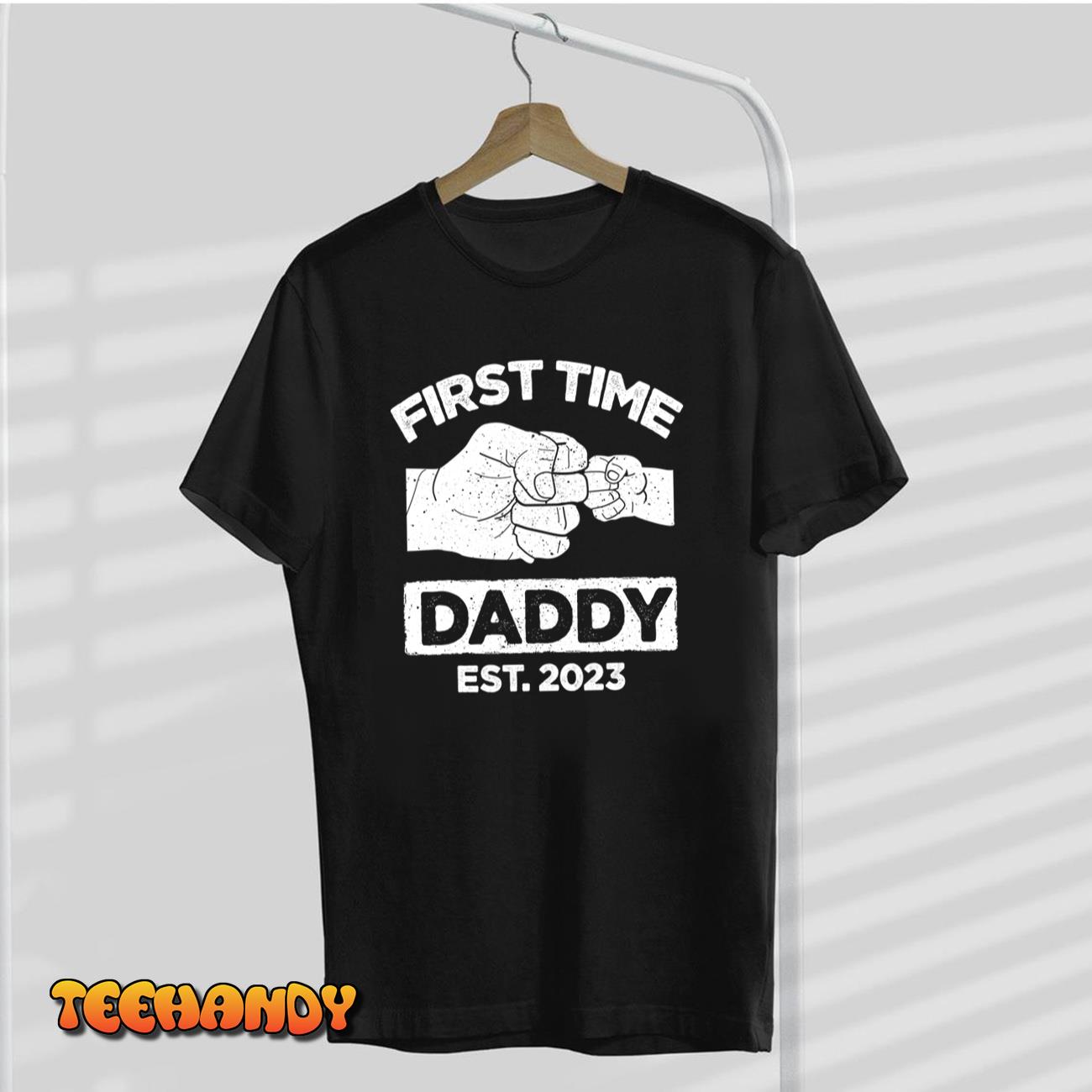 Mens Promoted To Daddy Est 2023 First Time Dad Father’s Day Gift T-Shirt