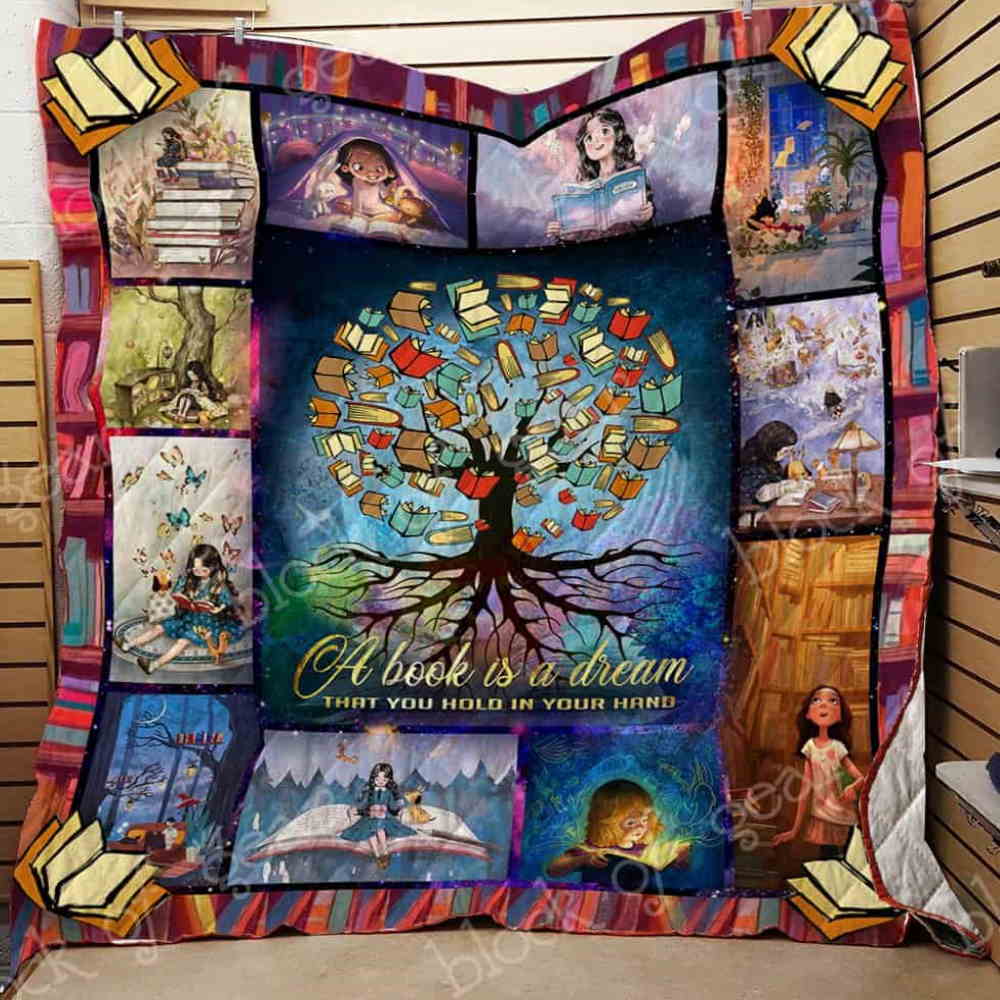 Never Stop Reading Book Quilt Blanket