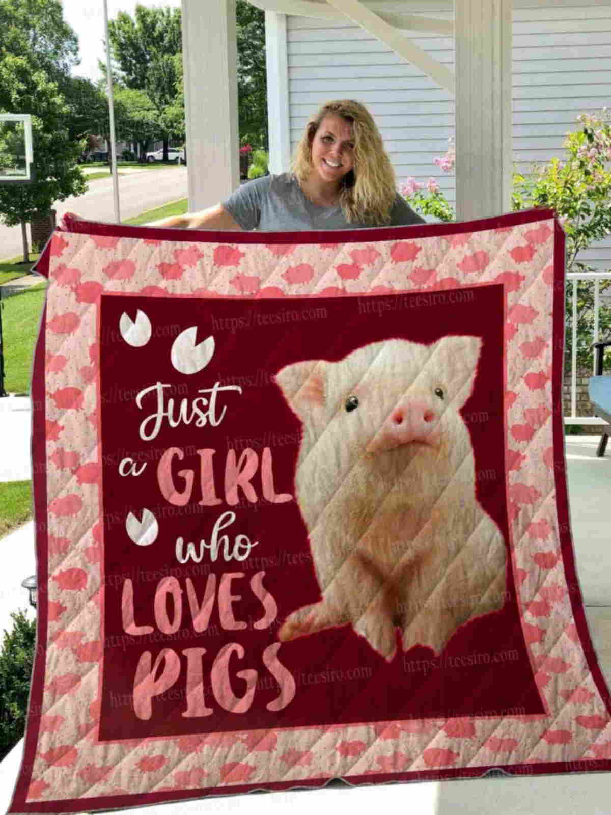 Girl Love Pigpic Quilt Blanket