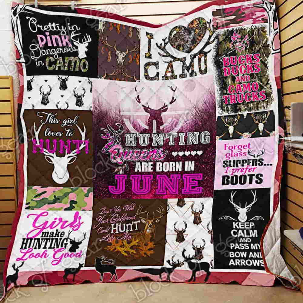 Girls Hunting Queens Quilt Blanket