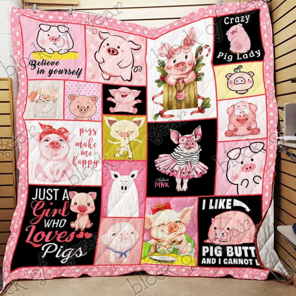 Pig Who Loves Pigs Quilt Blanket