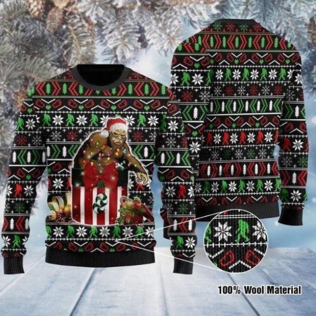 Santa Squatch Bigfoot With Gift Box 3D Sweater