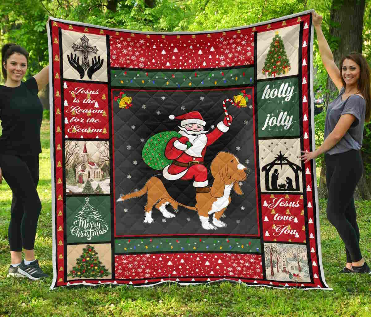 Basset Hound And Santa Quilt Blanket