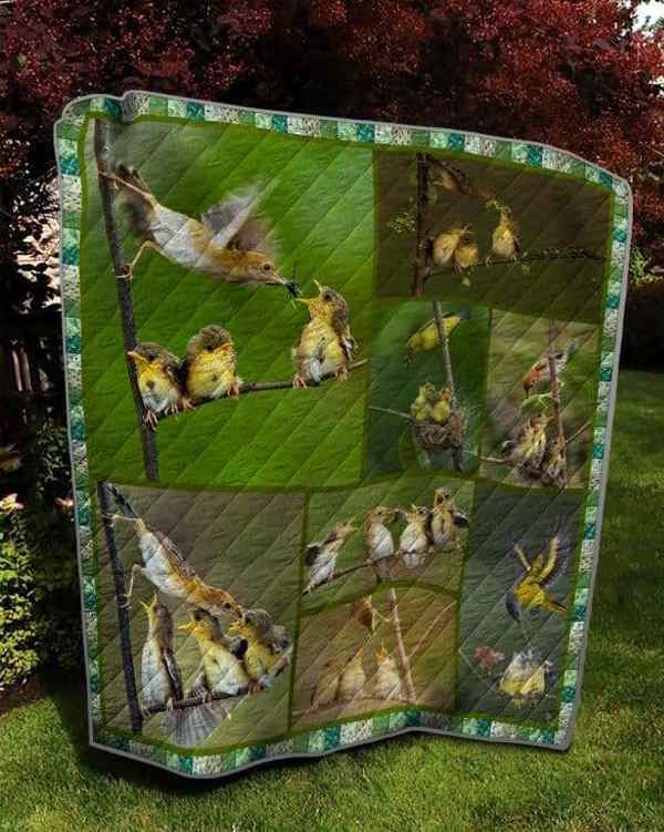 Bird Is Eating 3D Quilt Blanket