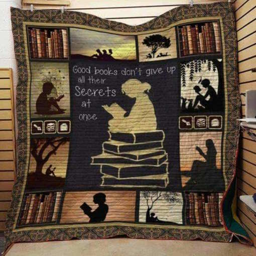 Book Secrets 3D Quilt Blanket