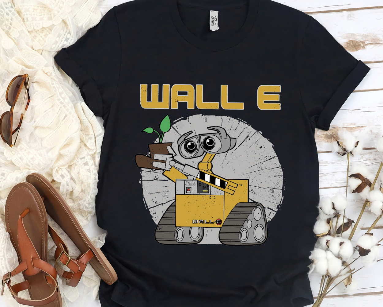 Disney Pixar Wall E Cool Distressed Retro Circle T-shirt