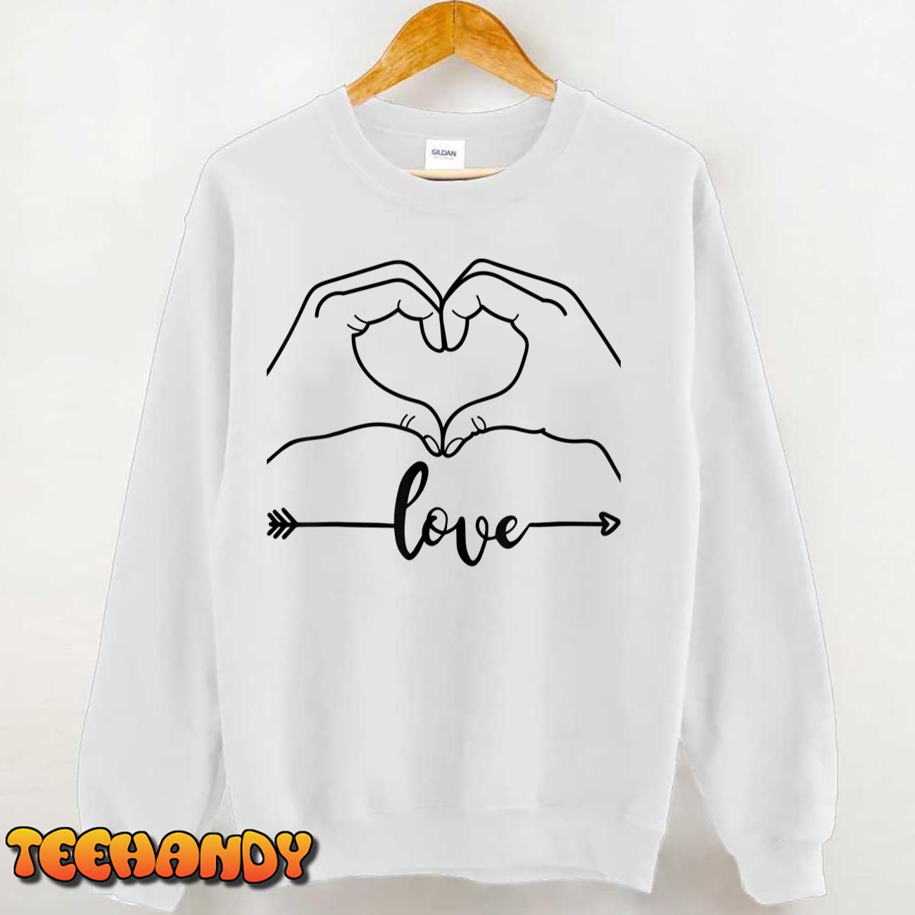 Love Heart Gifts For Women Men in Valentines Day T-Shirt