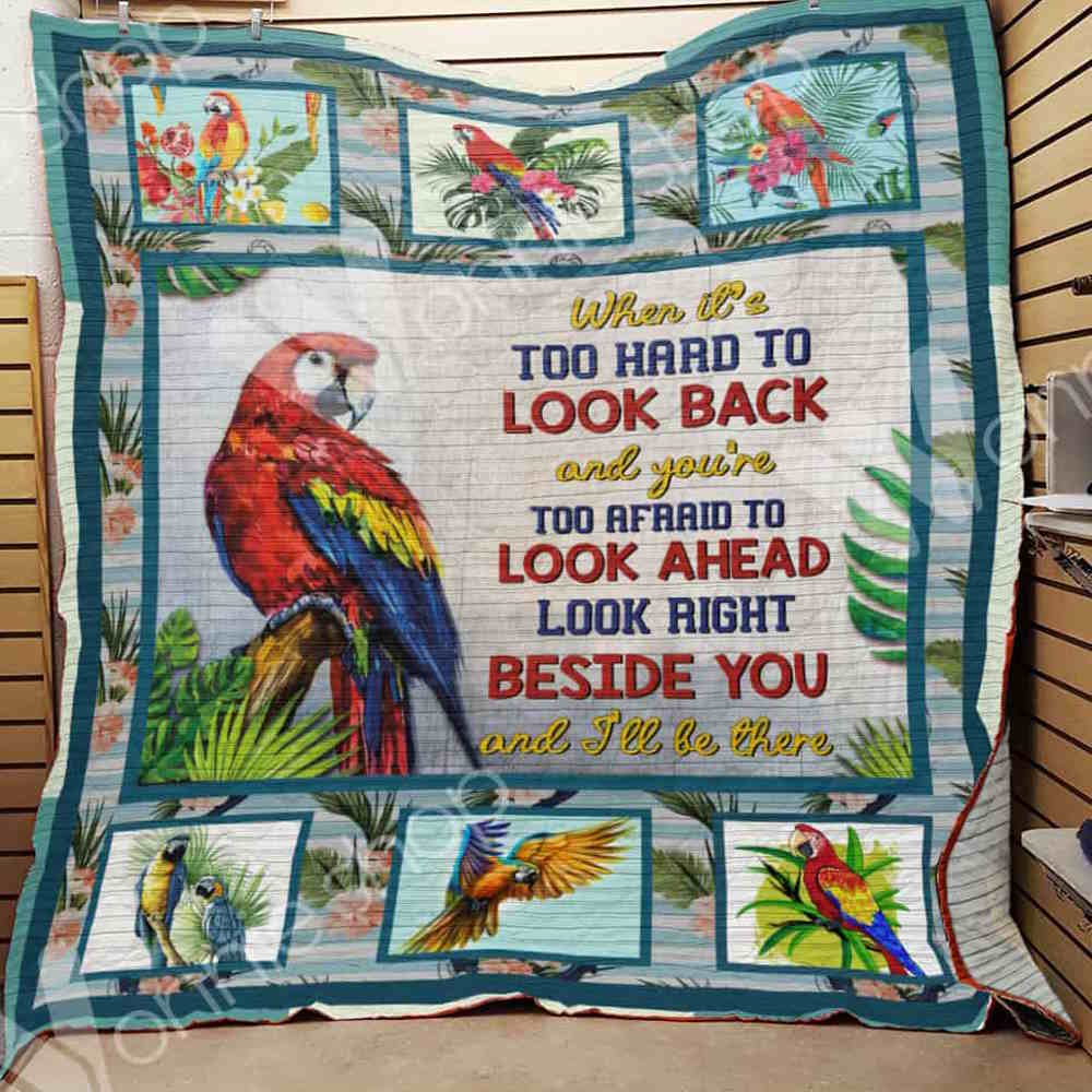 Parrot Look Back Parrot Quilt Blanket