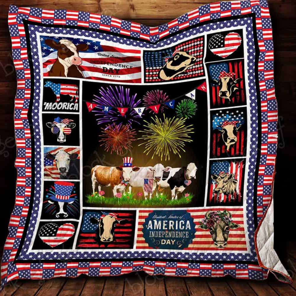 Red, White And Moo Quilt Blanket