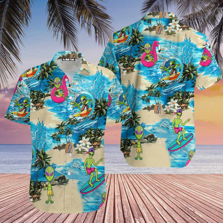 Alien On The Beach Hawaiian Shirt