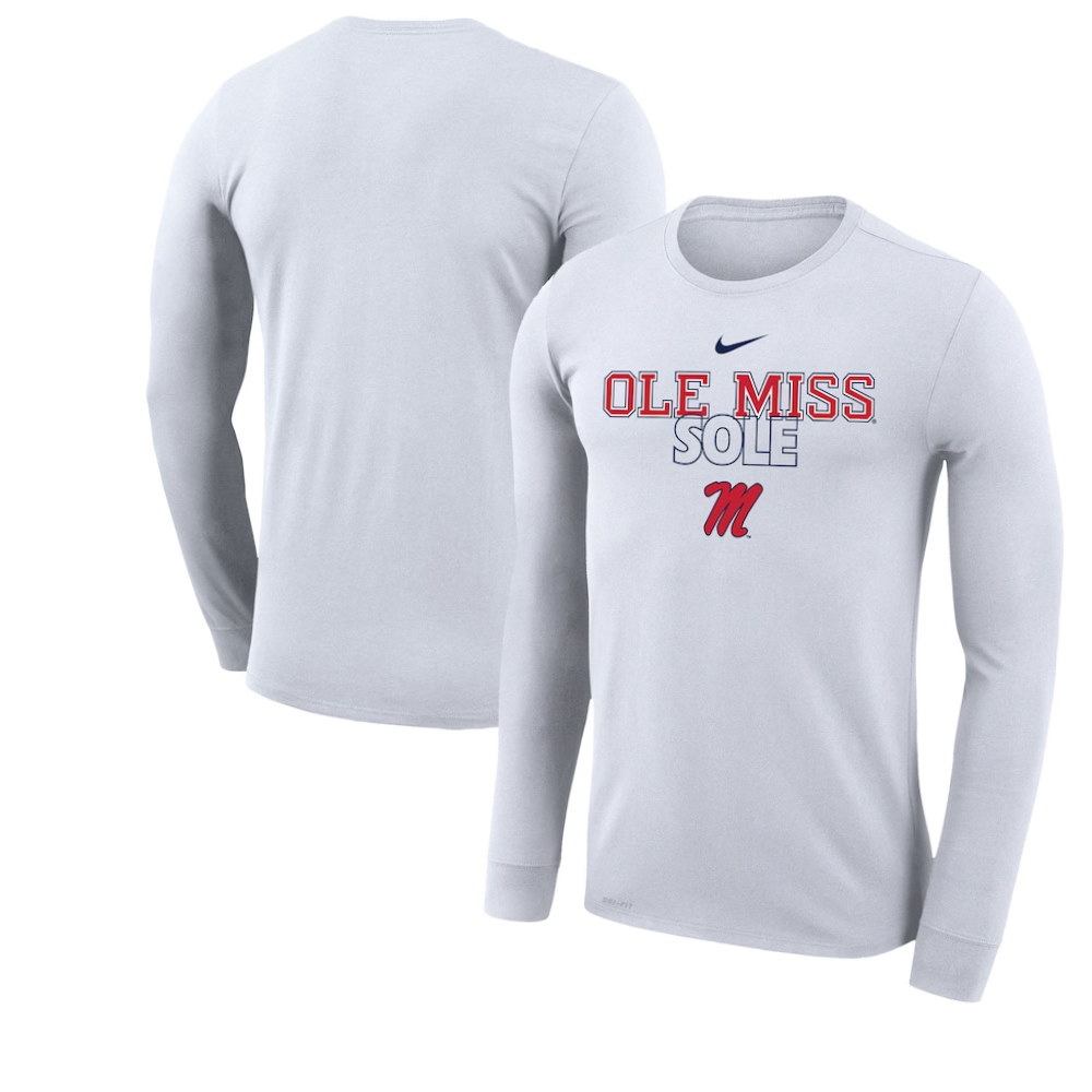 Ole Miss Rebels On Court Bench Long Sleeve T-Shirt