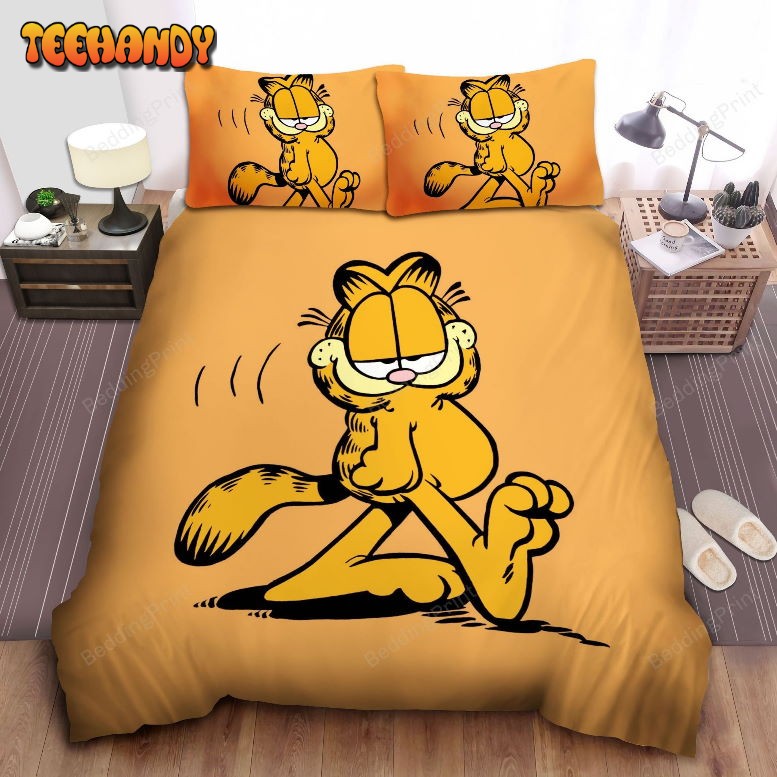 Garfield Smiling And Walking Slowly Duvet Cover Bedding Sets