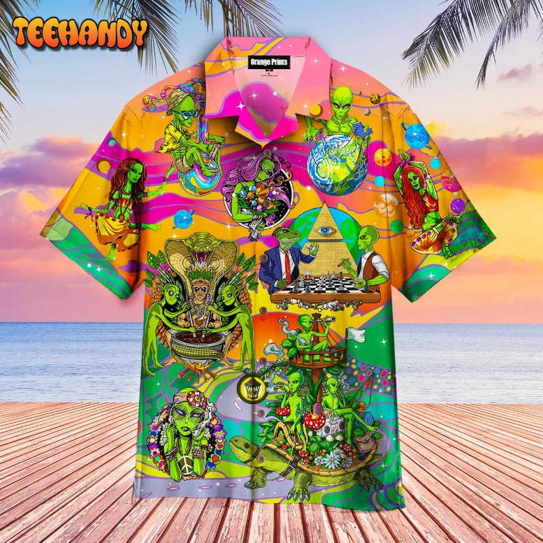 Alien Life in The Universe Hawaiian Shirt