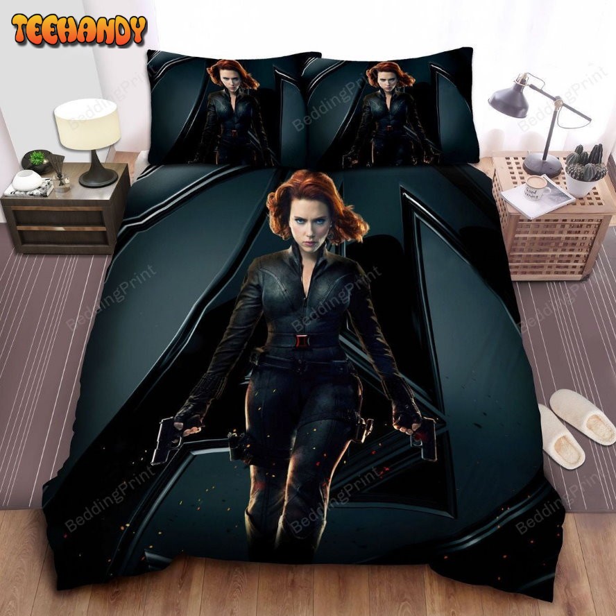 Black Widow, Two Pistols In Her Hands Duvet Cover Bedding Sets