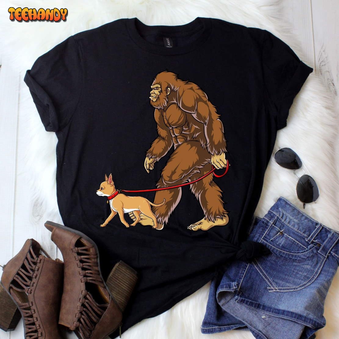 Bigfoot Chihuahua Funny T-Shirt