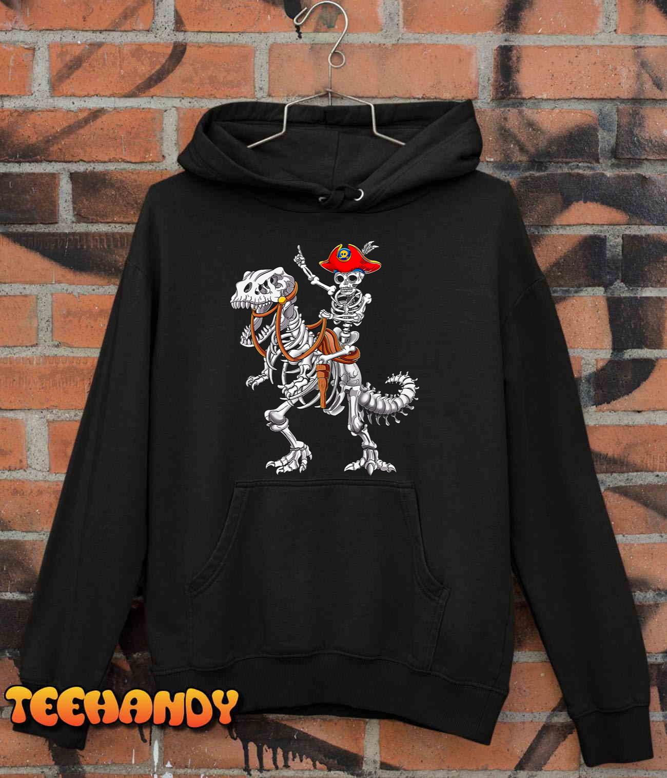 Skeleton Pirate Riding Skeleton Dinosaur Halloween Spooky T-Shirt