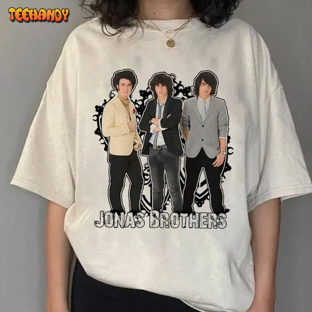 Jonas BrothersT-Shirt, I Love Hot Dads Jonas Five Albums One Night Tour Shirt