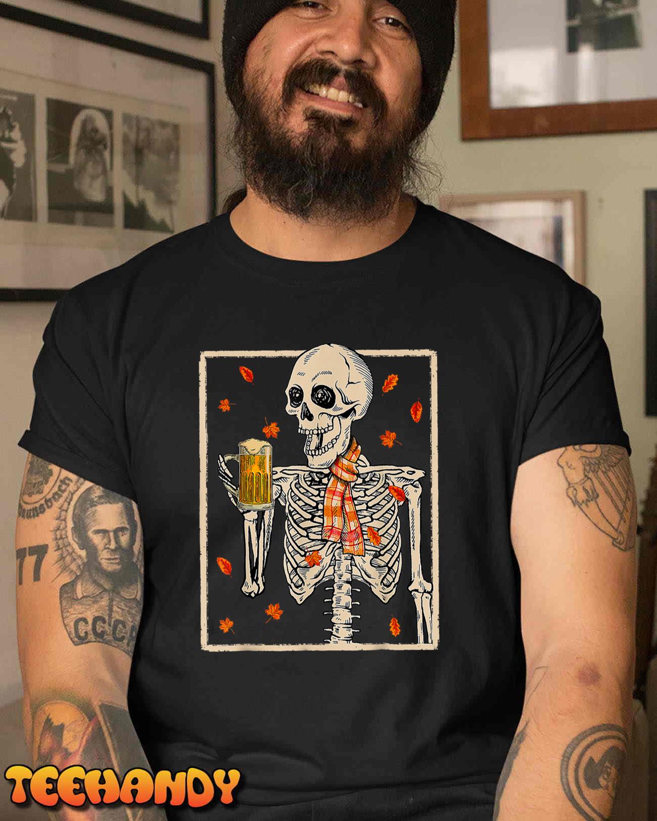 Skeleton Drinking Beer Retro Halloween Costume Beer Drink Unisex T-Shirt