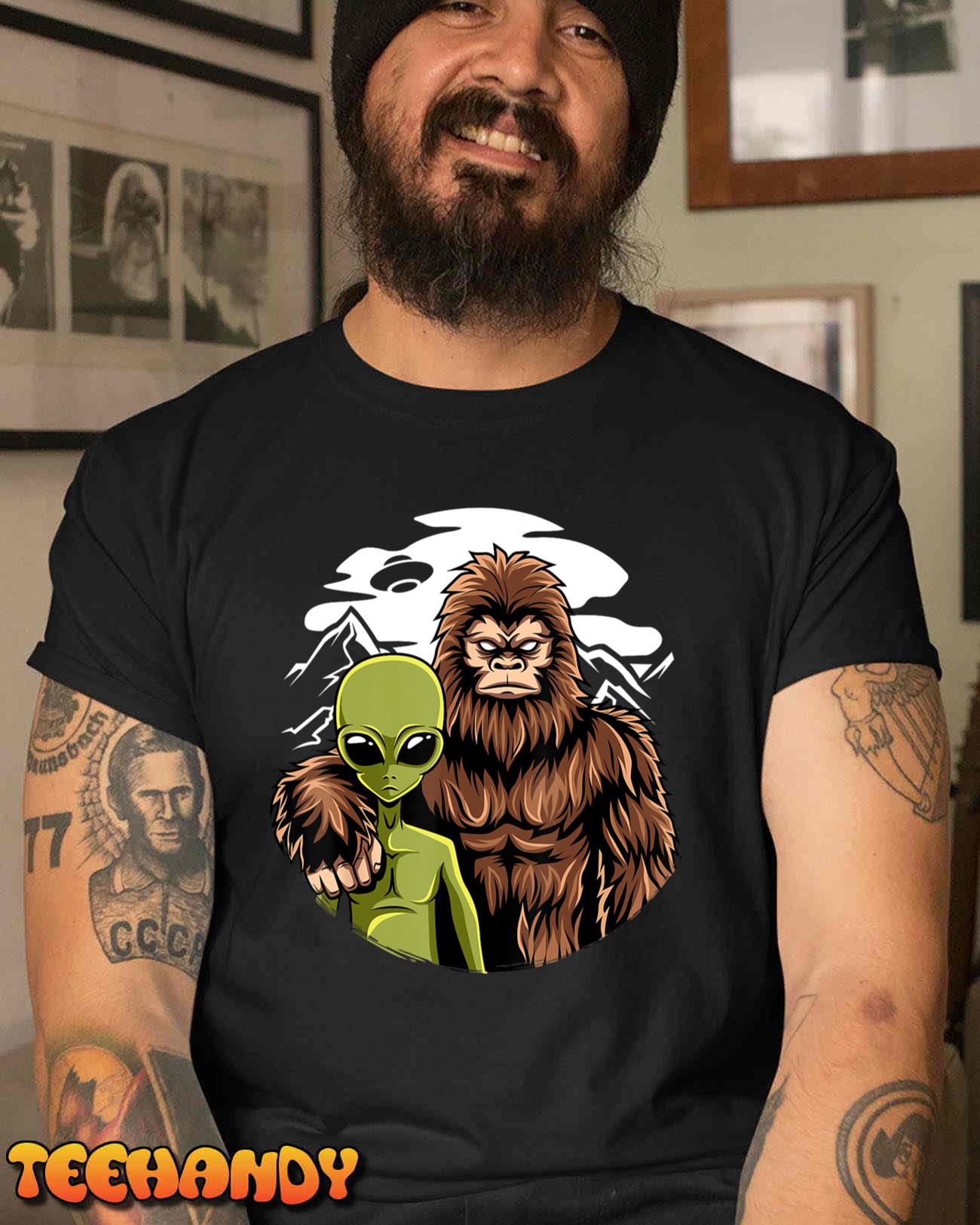 Retro Alien And Bigfoot Sasquatch UFO Believer T-Shirt