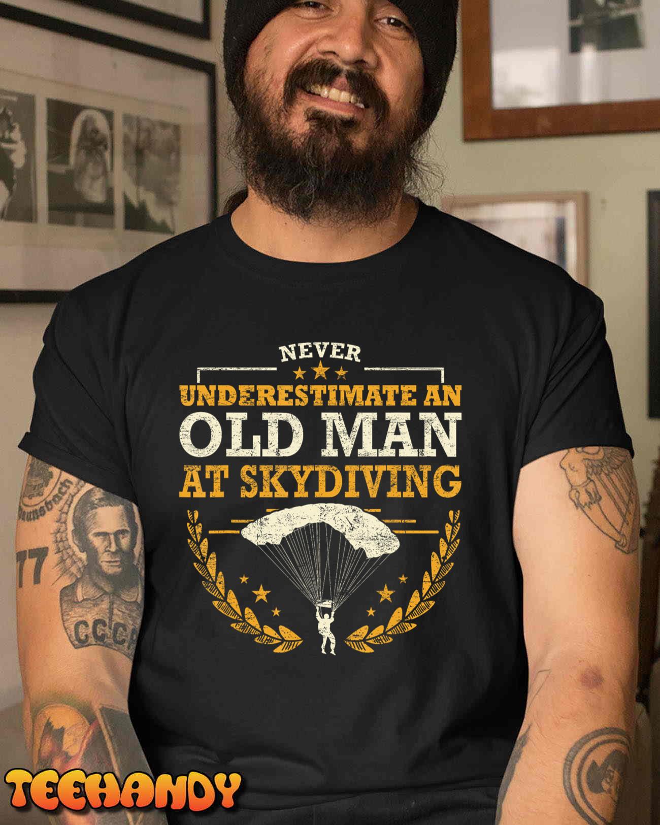 Mens skydiving father skydive skydiving dad skydiving T-Shirt